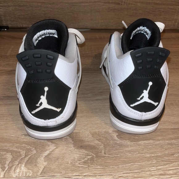 Nike Air Jordan 4 Retro Military Black Kids Size 6.5Y - Picture 2 of 8